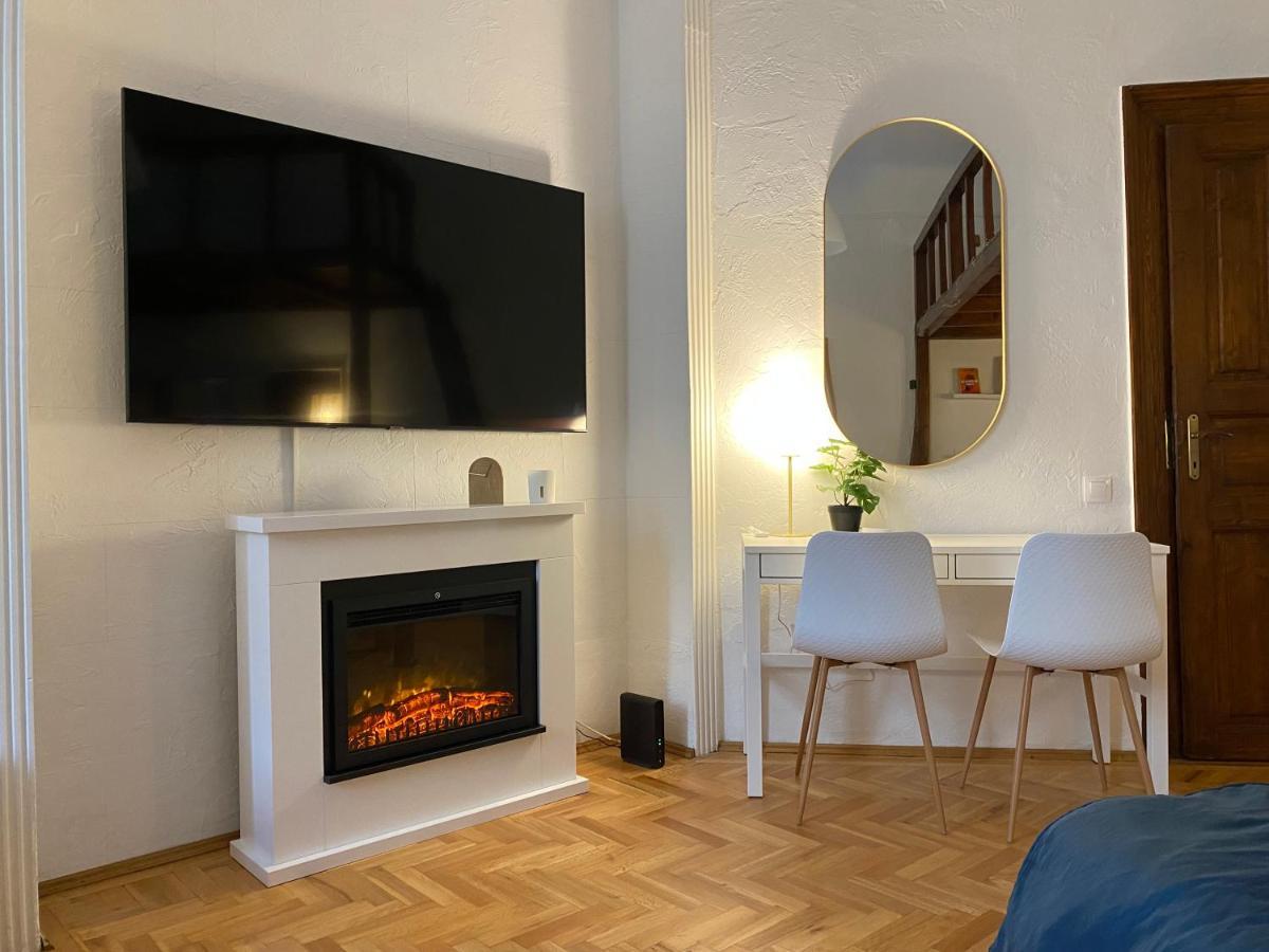 Romantic City Centre Flat - Alexandra Apartment บูดาเปสต์ ภายนอก รูปภาพ